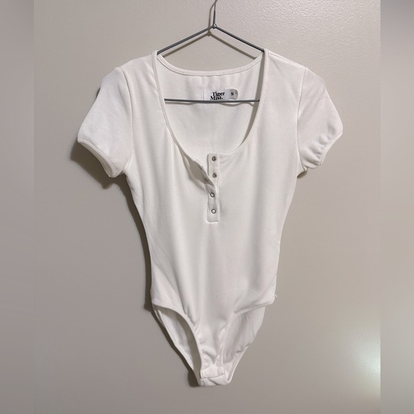 Tiger Mist| white bodysuit - Picture 2 of 2